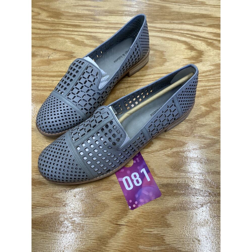 Django & Juliette Alycia Women's 9 Gray Leather Perforated Slip-On Casual Loafer